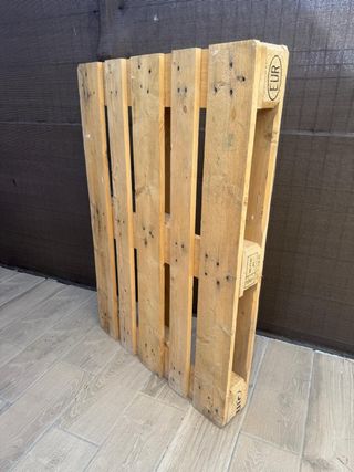 Palet EUROPEO. Dispongo de varias unidades