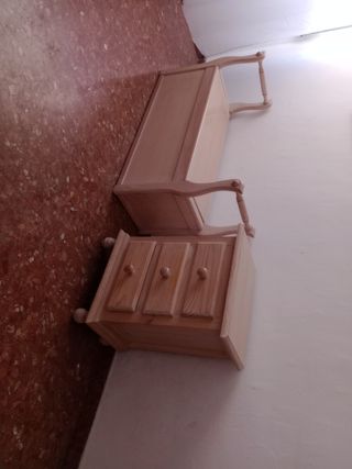 Conjunto arcón mesita noche madera