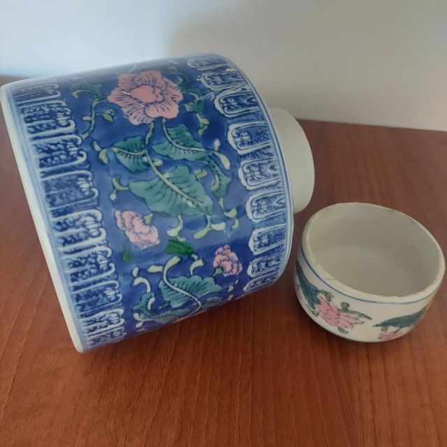 Vaso vintage in porcellana