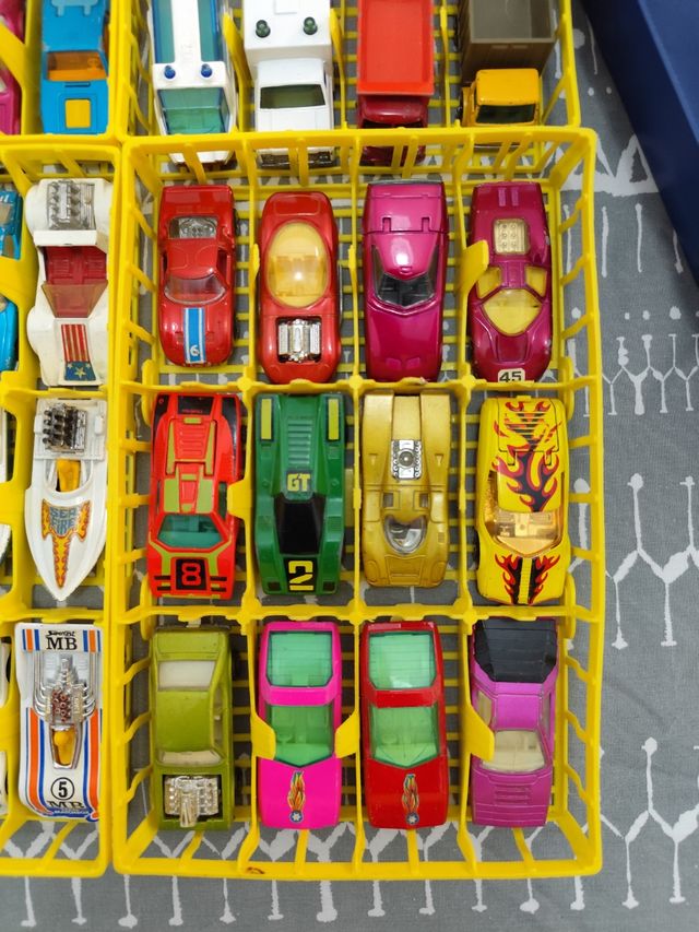 Maletín Matchbox años 70 + 48 coches