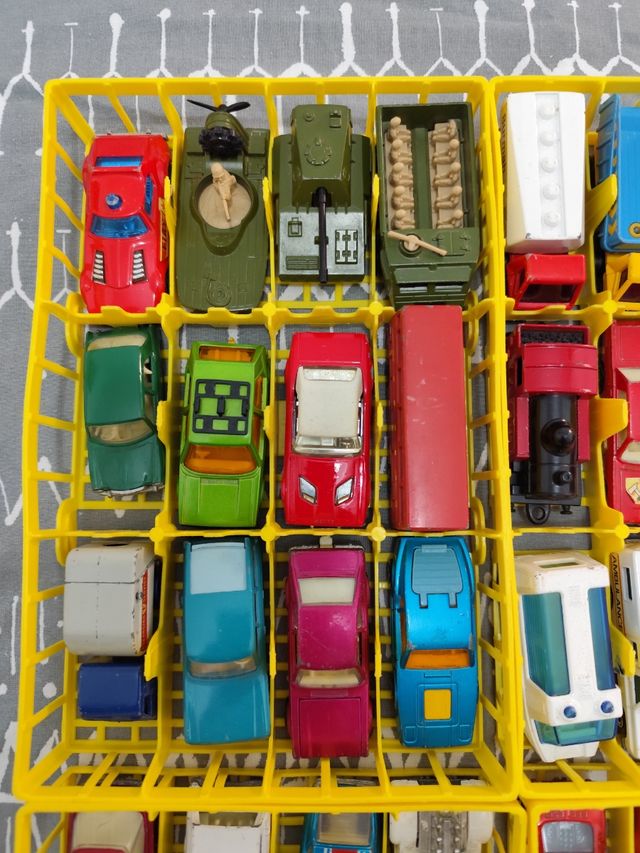 Maletín Matchbox años 70 + 48 coches