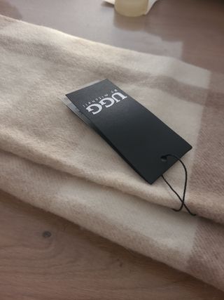 Bufanda UGG nueva con etiqueta