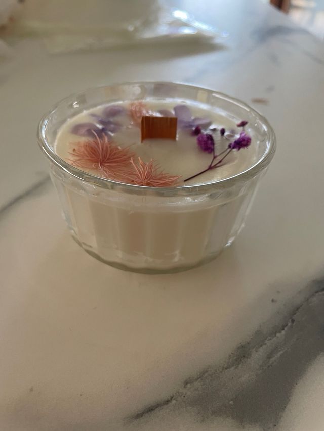 Candela profumata alla vaniglia fatta a mano