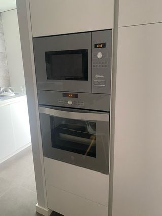 Microondas integrable Balay cristal gris