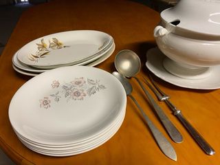 Piezas vajilla antigua.