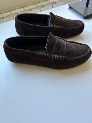 Mocasines ante niño marrón