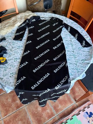 Vestido con nombre B alenciaga negro
sin marca M/L