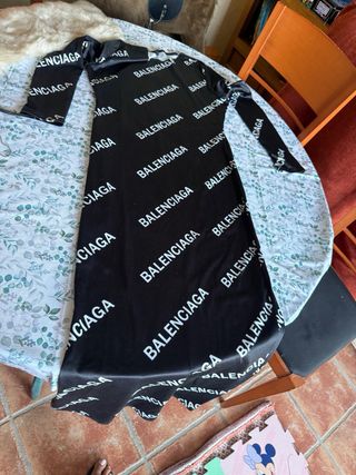 Vestido con nombre B alenciaga negro
sin marca M/L
