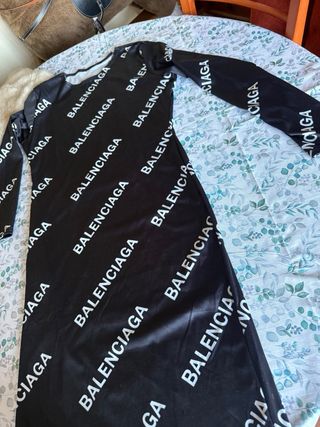 Vestido con nombre B alenciaga negro
sin marca M/L