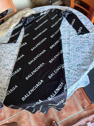 Vestido con nombre B alenciaga negro
sin marca M/L