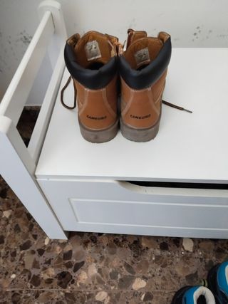 Botas montaña T-36 marca 36.
En buen estado 