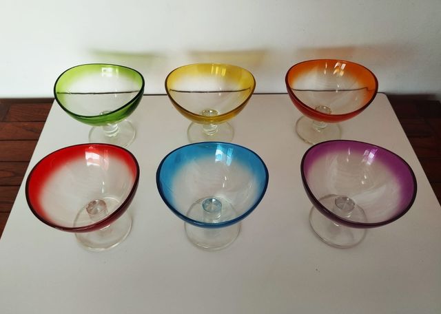 Copas de postre multicolor