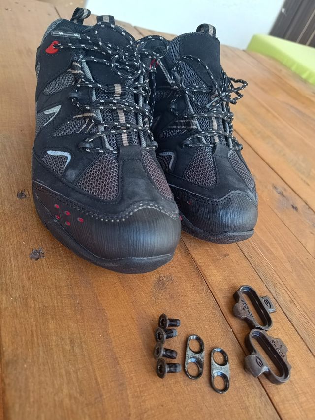 Zapatillas spinning grises y negras