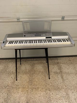 Yamaha DGX-300 Teclado