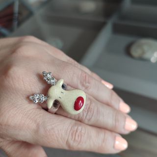 Anillo reno navideño beige y rojo