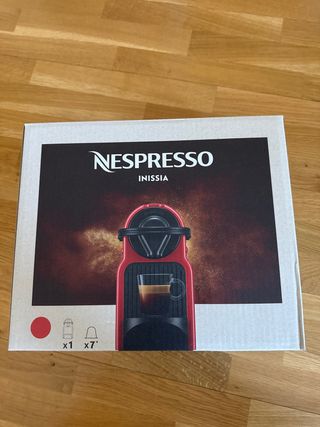 Cafetera Nespresso Inissia Roja