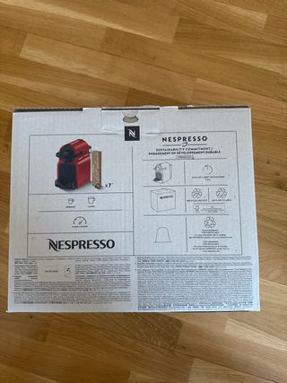 Cafetera Nespresso Inissia Roja