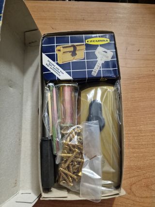 Bombillo Ezcurra - Cerradura puerta