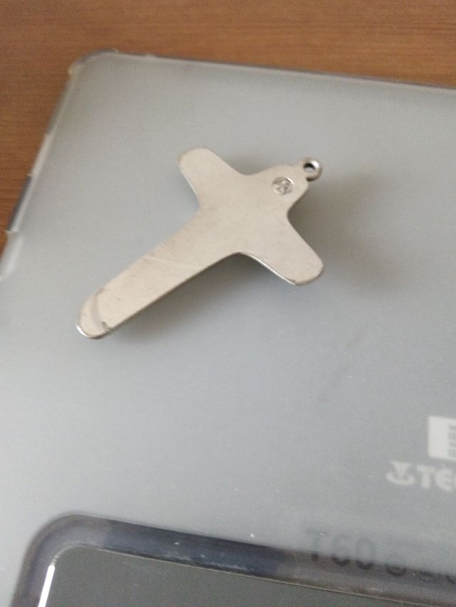 Crocifisso in lega argentata- Ciondolo.