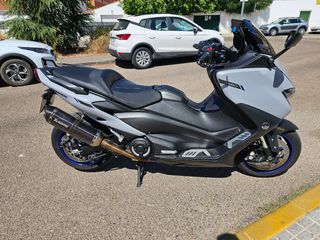 Yamaha TMax 560