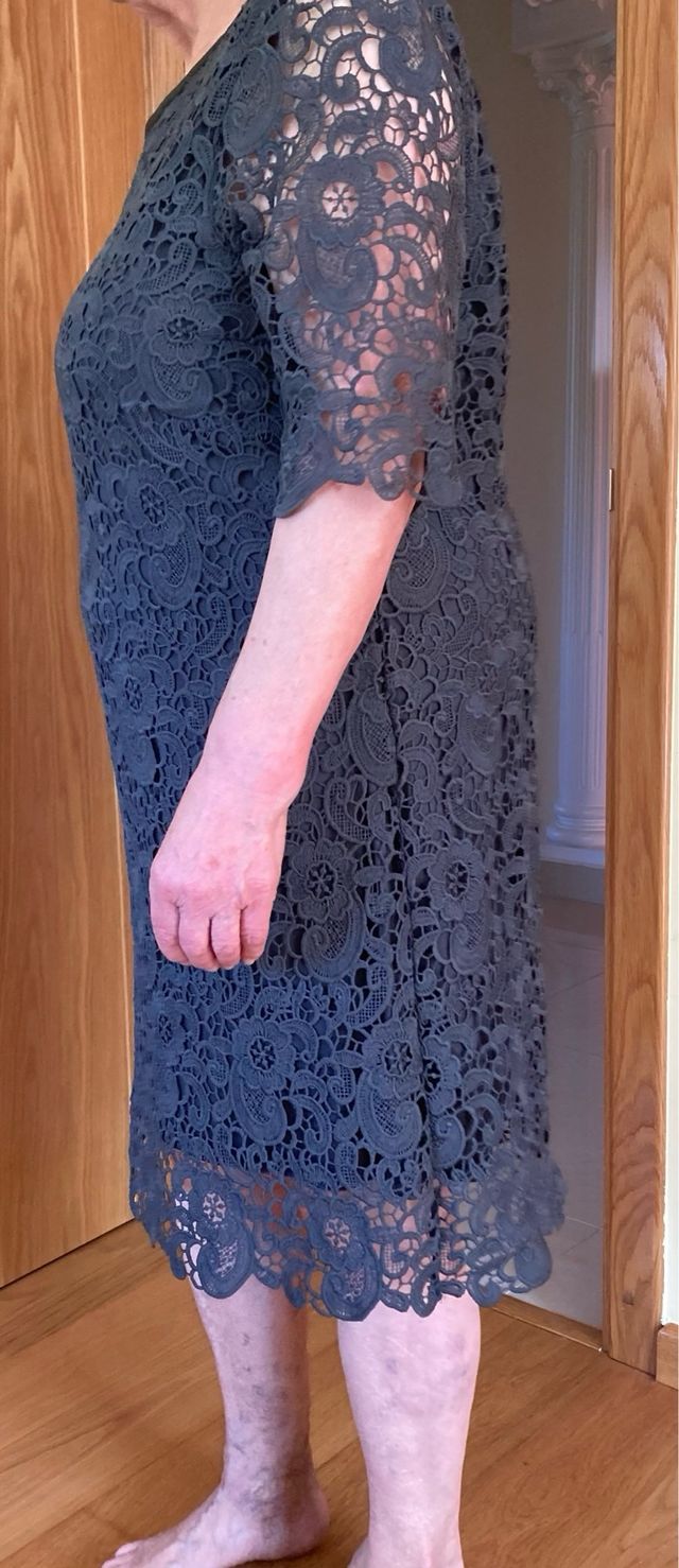 Vestido gris encaje