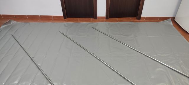 Toldo caravana - Impermeable
Mide unos 4,00 x 2,43