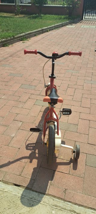 Triciclo e bicicletta per bambini