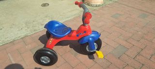 Triciclo e bicicletta per bambini