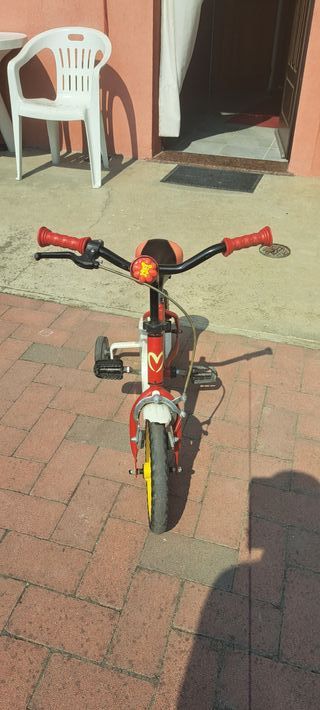 Triciclo e bicicletta per bambini