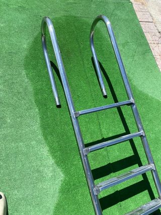 Escalera piscina metalica - acero 4 peldaños  