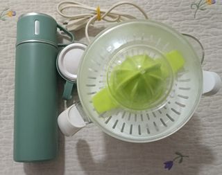 Termo 500 ml + Exprimidor cítricos