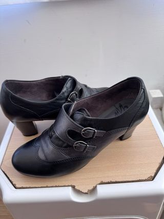 Zapatos tacón piel negros