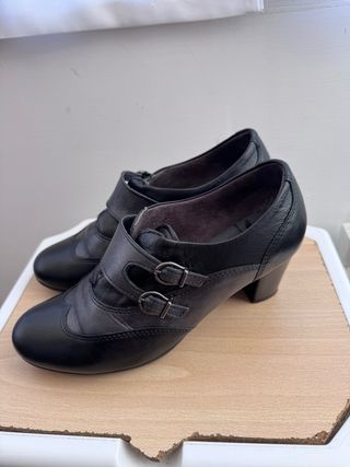 Zapatos tacón piel negros