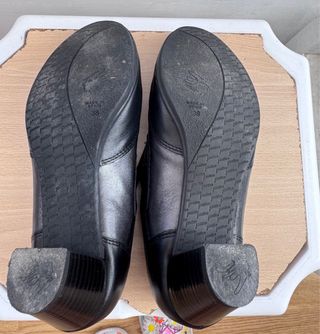 Zapatos tacón piel negros