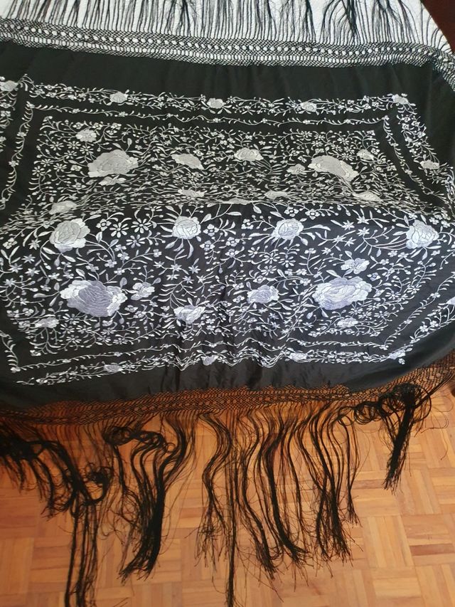 Manton Manila grande.