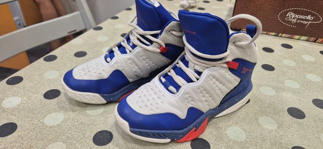 Zapatillas baloncesto niño talla 33