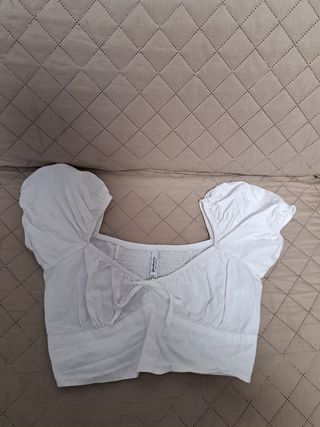 Blusa blanca Stradivarius - Top corto. Talla S