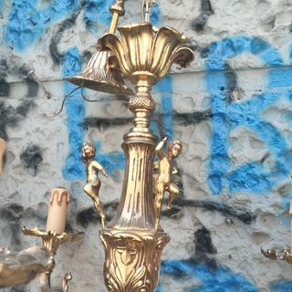 Lampadario antico in metallo dorato