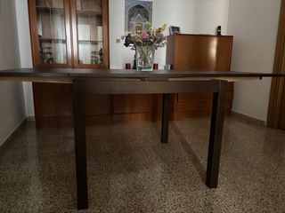 Mesa extensible marrón