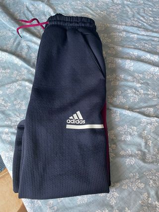 Pantalón Adidas chándal azul-fusia