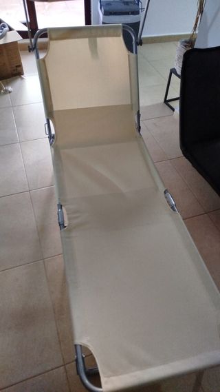 Dos tumbonas de playa sin estrenar  plegable beige