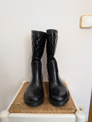 Botas altas Guess negras de agua