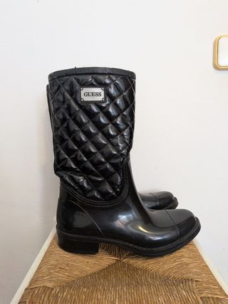 Botas altas Guess negras de agua