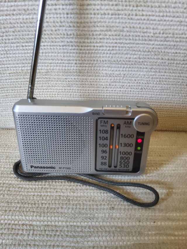 Radio Portátil Panasonic RF-P150D - AM/FM