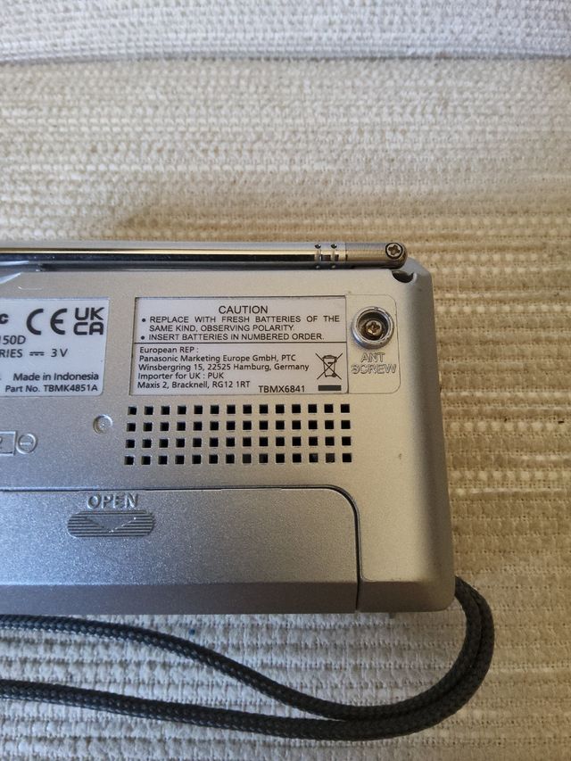 Radio Portátil Panasonic RF-P150D - AM/FM