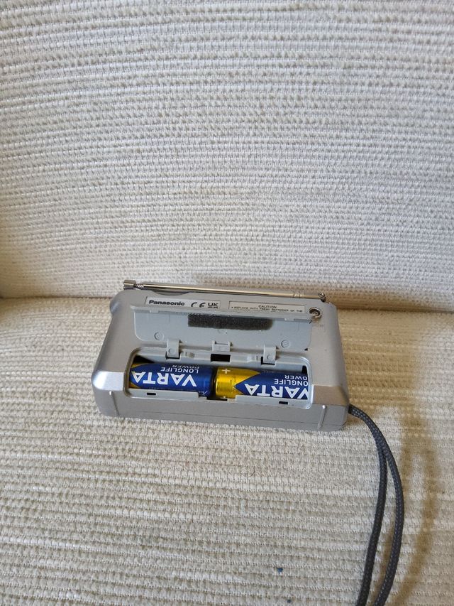 Radio Portátil Panasonic RF-P150D - AM/FM