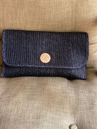 Cartera negra derafia de Creaciones Domenech