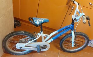 Bicicleta modelo BMX MONTY
De 18 pulgadas