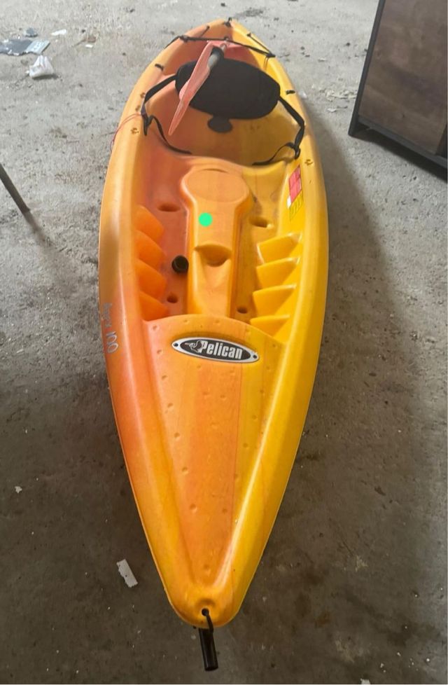 Kayak Pelican usado