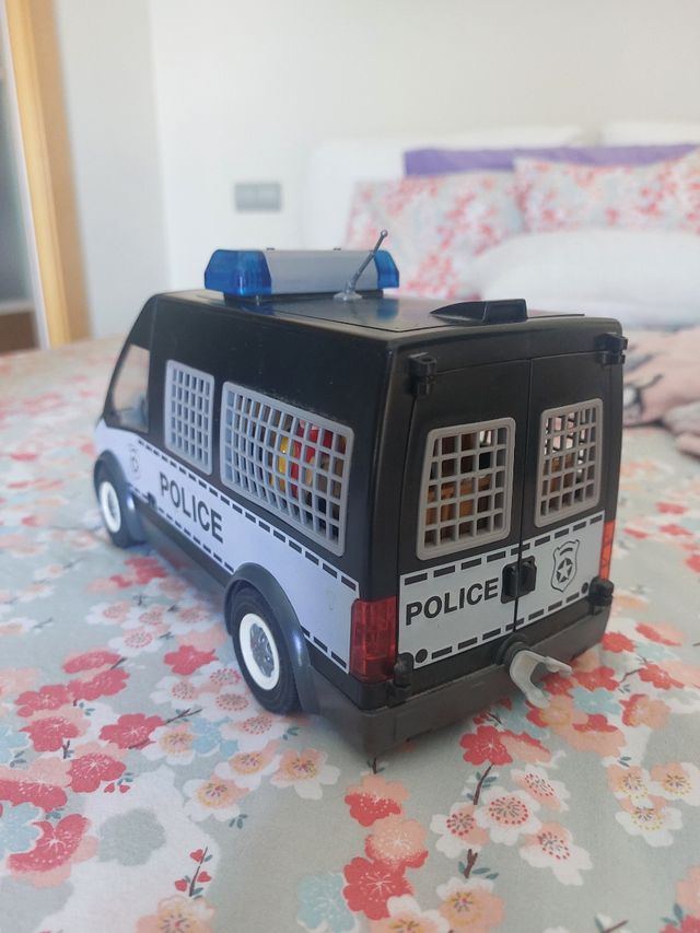 Furgón policía Playmobil